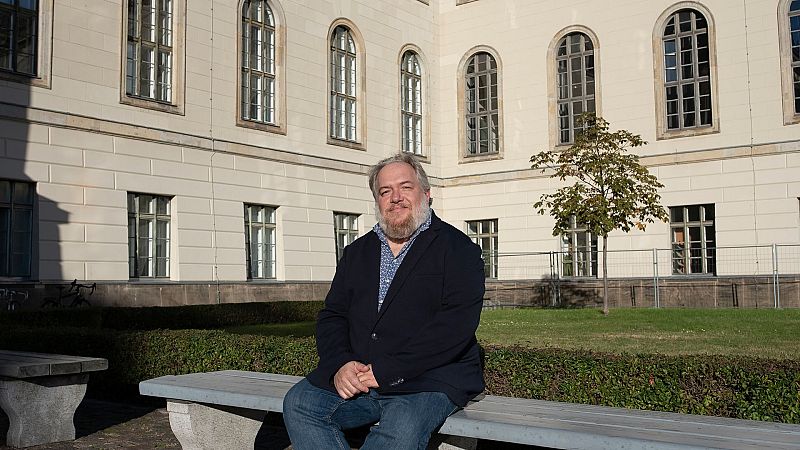 Mathias Enard escribe contra la guerra en 'Desertar' - Página Dos - Página Dos | Ver