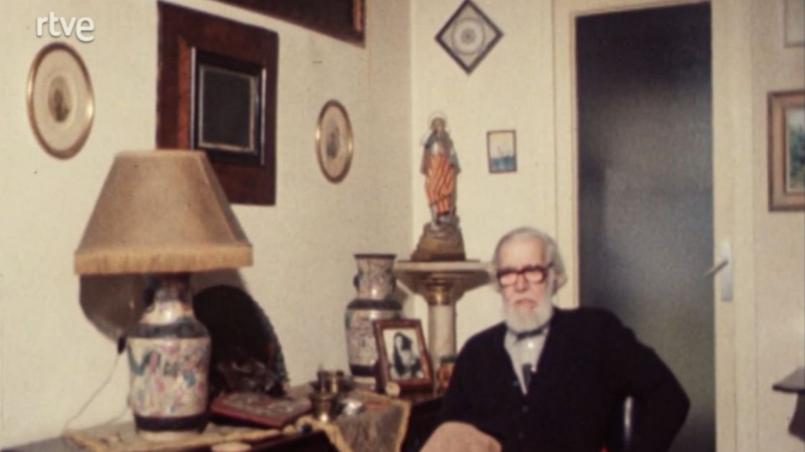 Joan Oliver parla de la seva obra 'Cataclismes' - barcelona RTVE - Barcelona RTVE | Veure