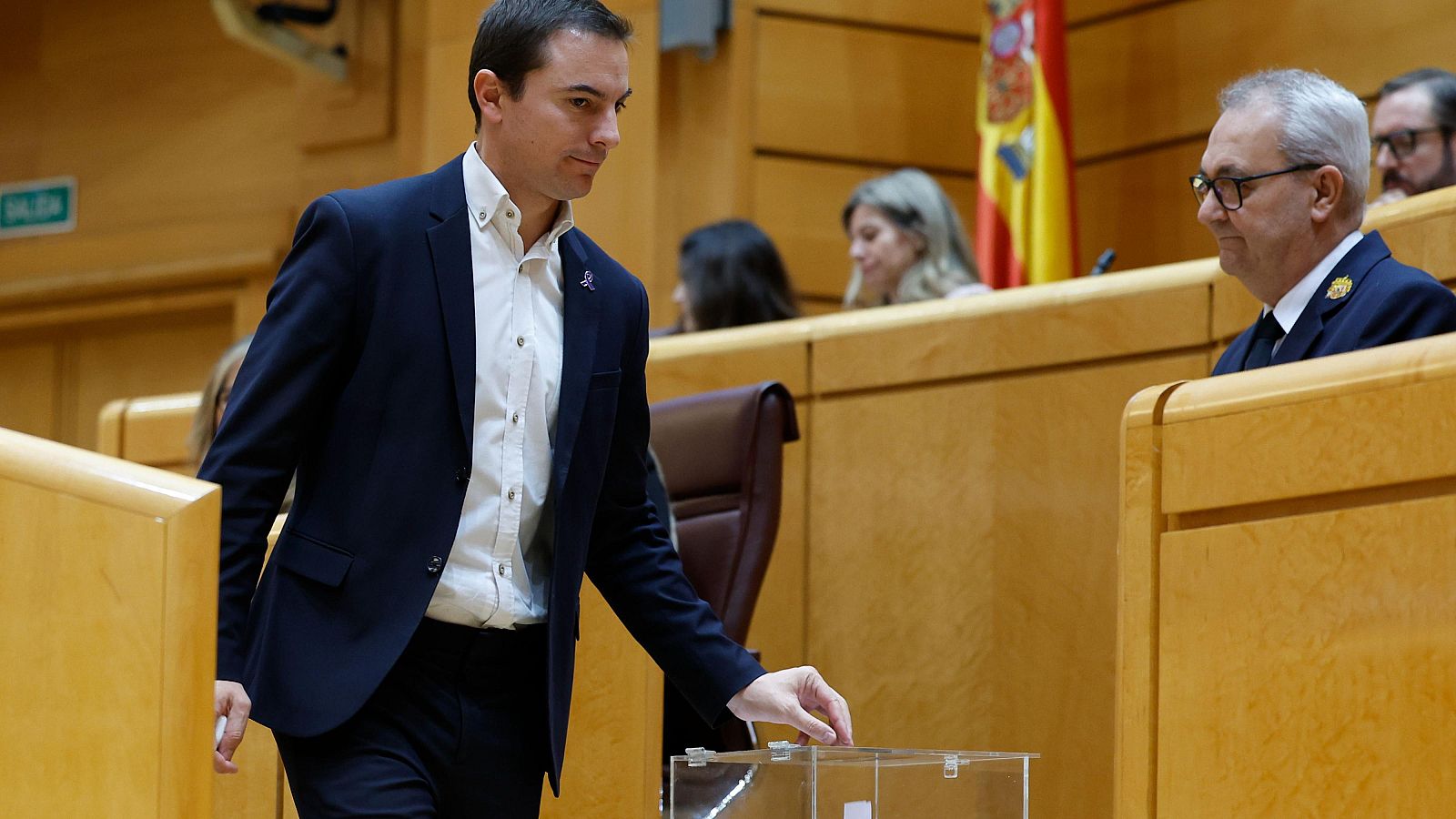 El PSOE constituye la gestora en Madrid tras la dimisión de Lobato - Telediario 1 | Ver