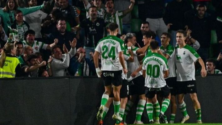 Telediario 2 - El Racing de Santander, líder destacado de Segunda una década después de tocar fondo
