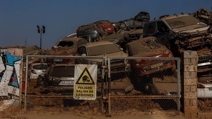 Telediario 2 - Las fábricas de los polígonos industriales luchan por abrir un mes después del paso de la DANA
