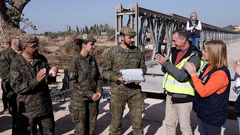 Prioridades tras la DANA: vías de comunicación y limpieza de lodo - Telediario Fin de Semana | Ver