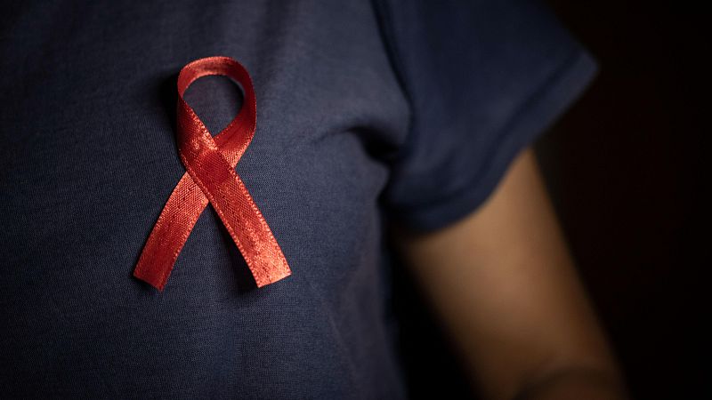 Descienden las muertes por VIH, pero los contagios siguen altos - Fin de semana 24h | Ver