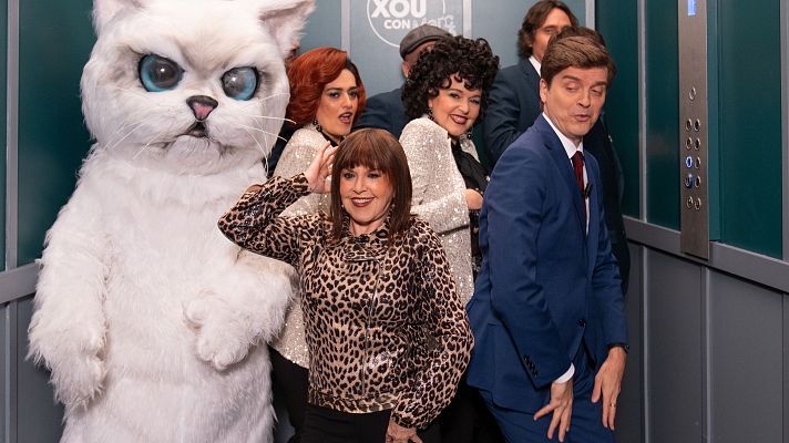 Late Xou con Marc Giró - En el ascensor con Loles León