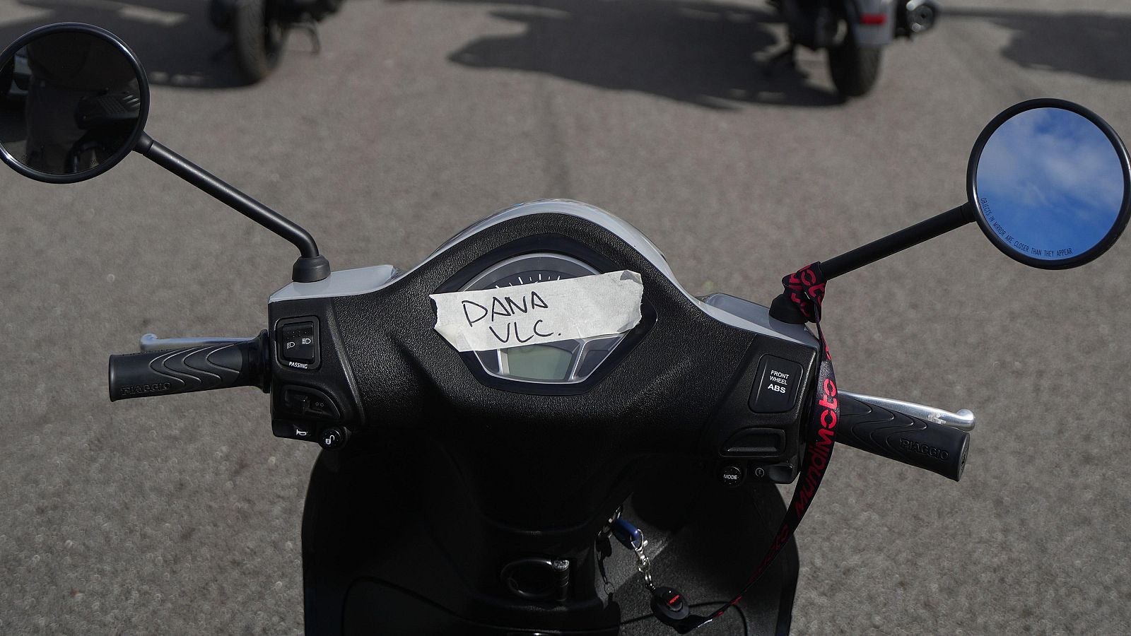 Salvando motos tras la DANA | Ver