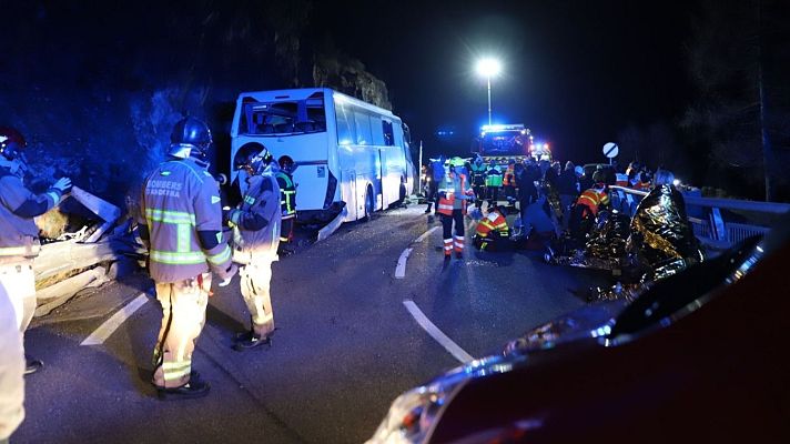 La hora de La 1 - Dos muertos y más de 30 heridos en un accidente de un autobús español en el sur de Francia