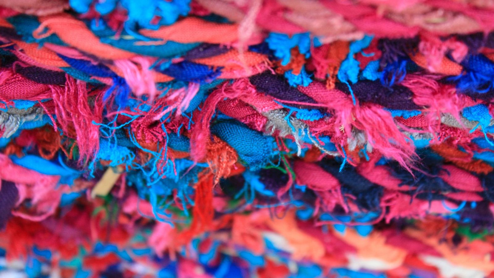 De la fábrica al consumidor - Episodio 1: La camiseta de algodón - ver ahora