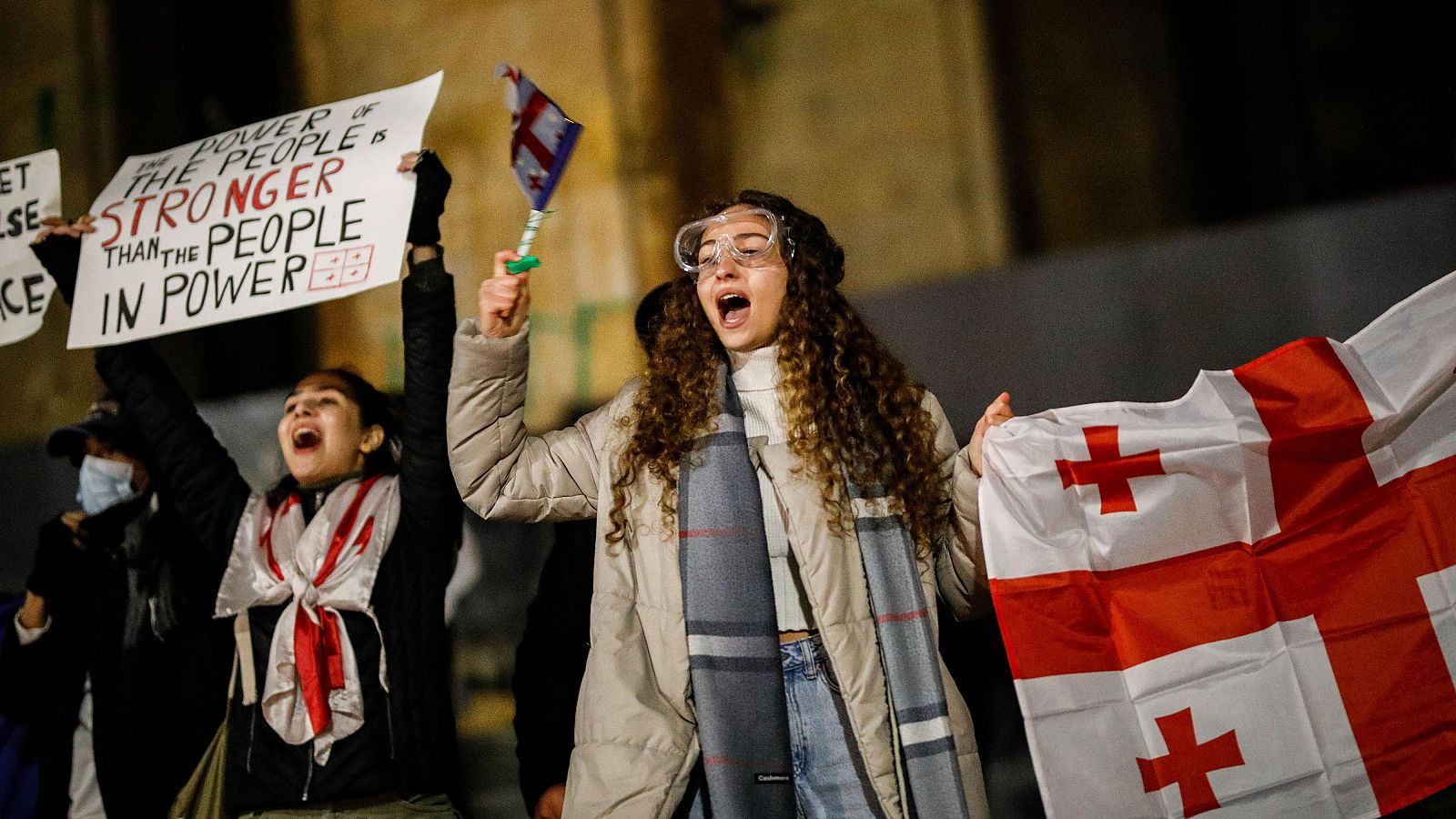 Quinto día de protestas en Georgia: piden seguir negociando para entrar en la UE - La tarde en 24h | Ver