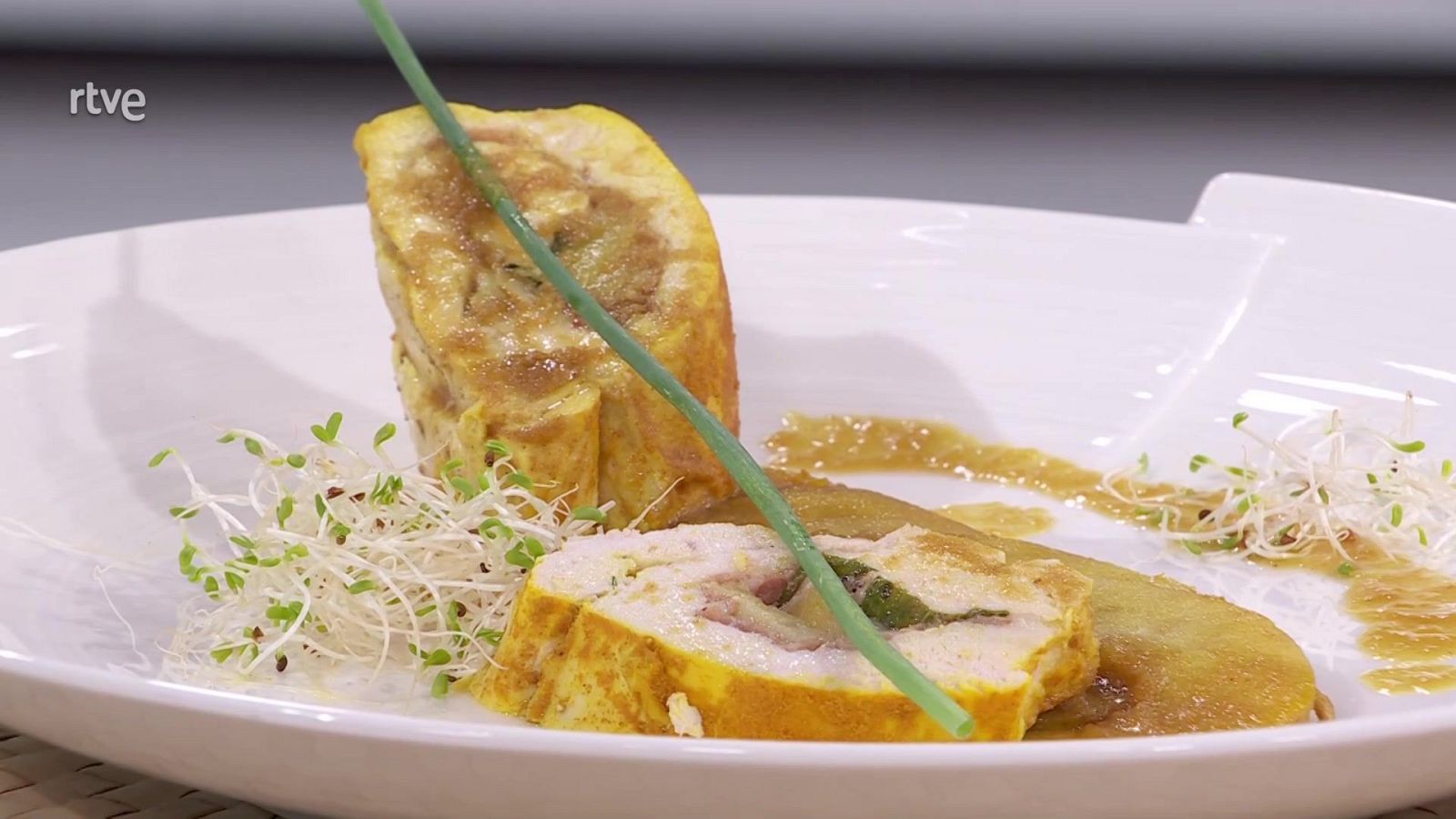 Pechuga rellena de manzana - Saber vivir | Ver