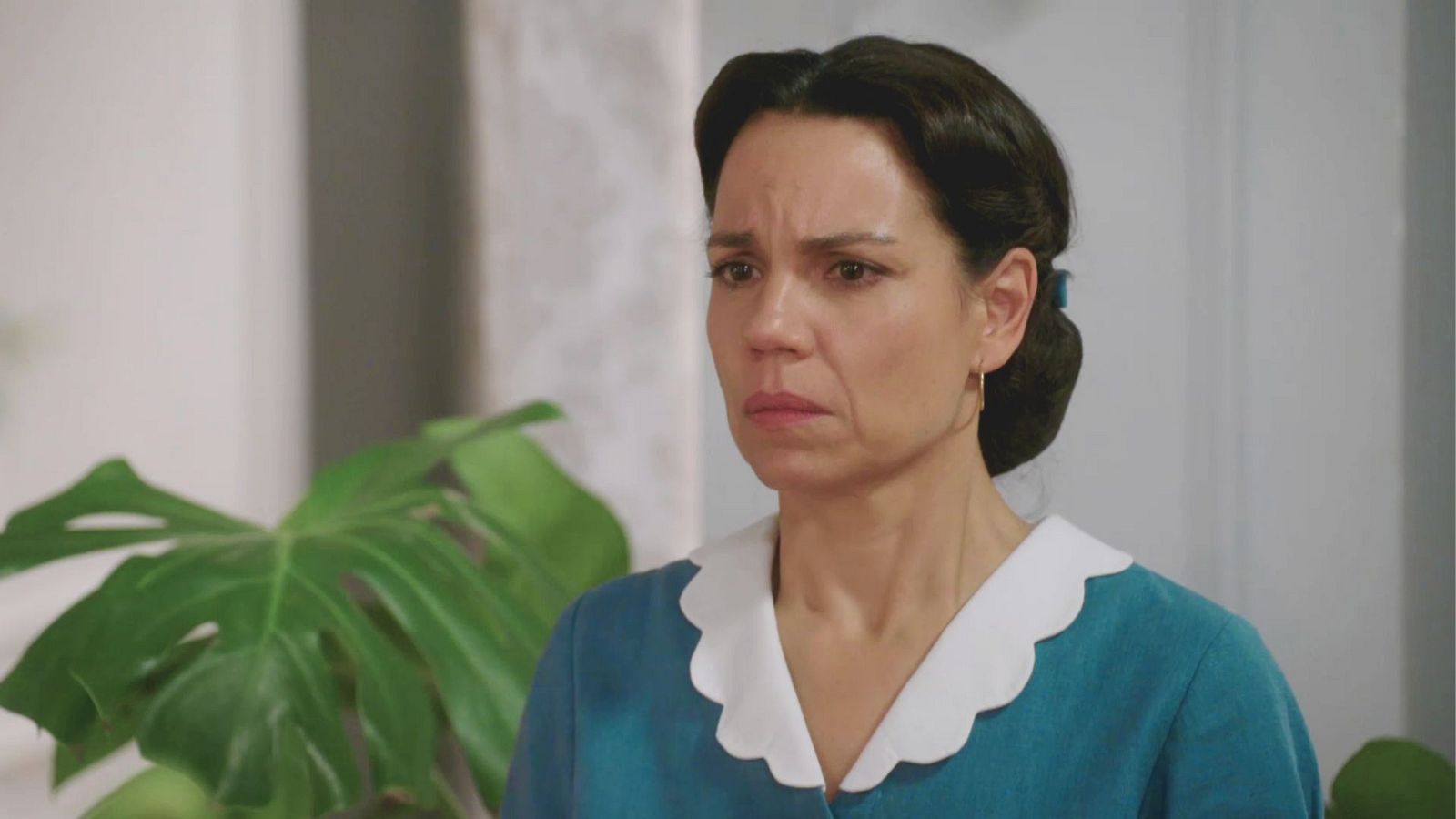 Maruja reprende a Pepita - Salón de té La Moderna | Ver