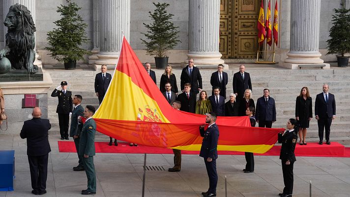 La hora de La 1 - Izado de la bandera y desfile militar en el 46 aniversario del Día de la Constitución Española