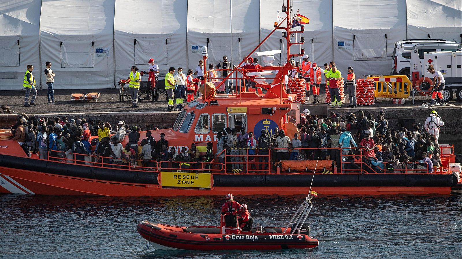 PP y Vox cargan contra el Gobierno por su política migratoria - Telediario 1 | Ver
