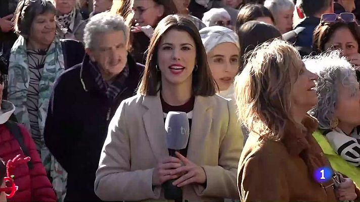 Telediario Fin de Semana - Lleno en los mercados navideños