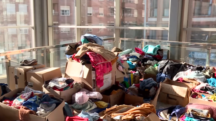 Telediario 1 - Llega el frío a Valencia: casas con humedad o sin electricidad tras la DANA