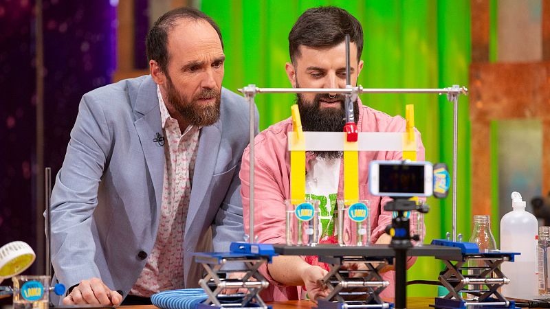 La lengua de los perros. F�sica de los m�sculos con Adri�n Garc�a - �rbita Laika | Ver