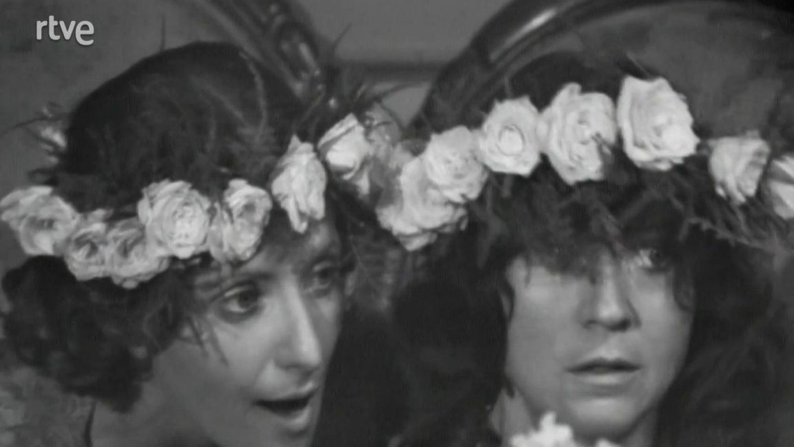 Algú que arriba de matinada - Novel·la - Arxiu TVE Catalunya - Teatre a l'Arxiu | Veure