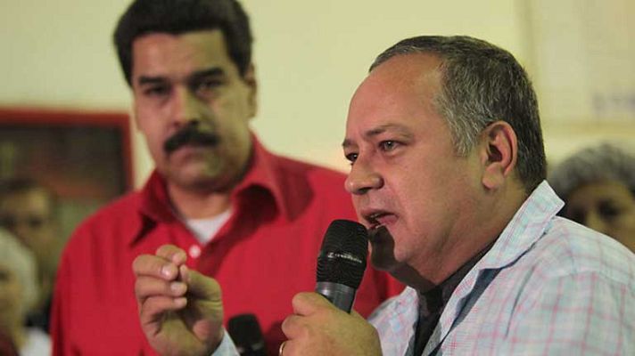 Telediario 1 - Maduro afirma "más pronto que tarde vamos a ver a Hugo Chávez" en Venezuela