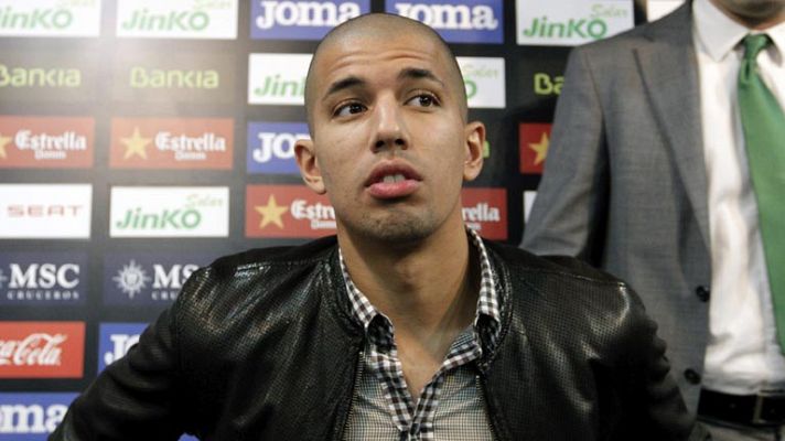 Telediario 1 - Feghouli no quiere hablar de su posible juicio por conducir sin carnet