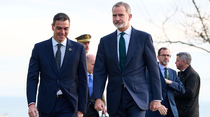 Telediario 1 - Sánchez y el rey escenifican buena sintonía en la Conferencia de Presidentes en Santander