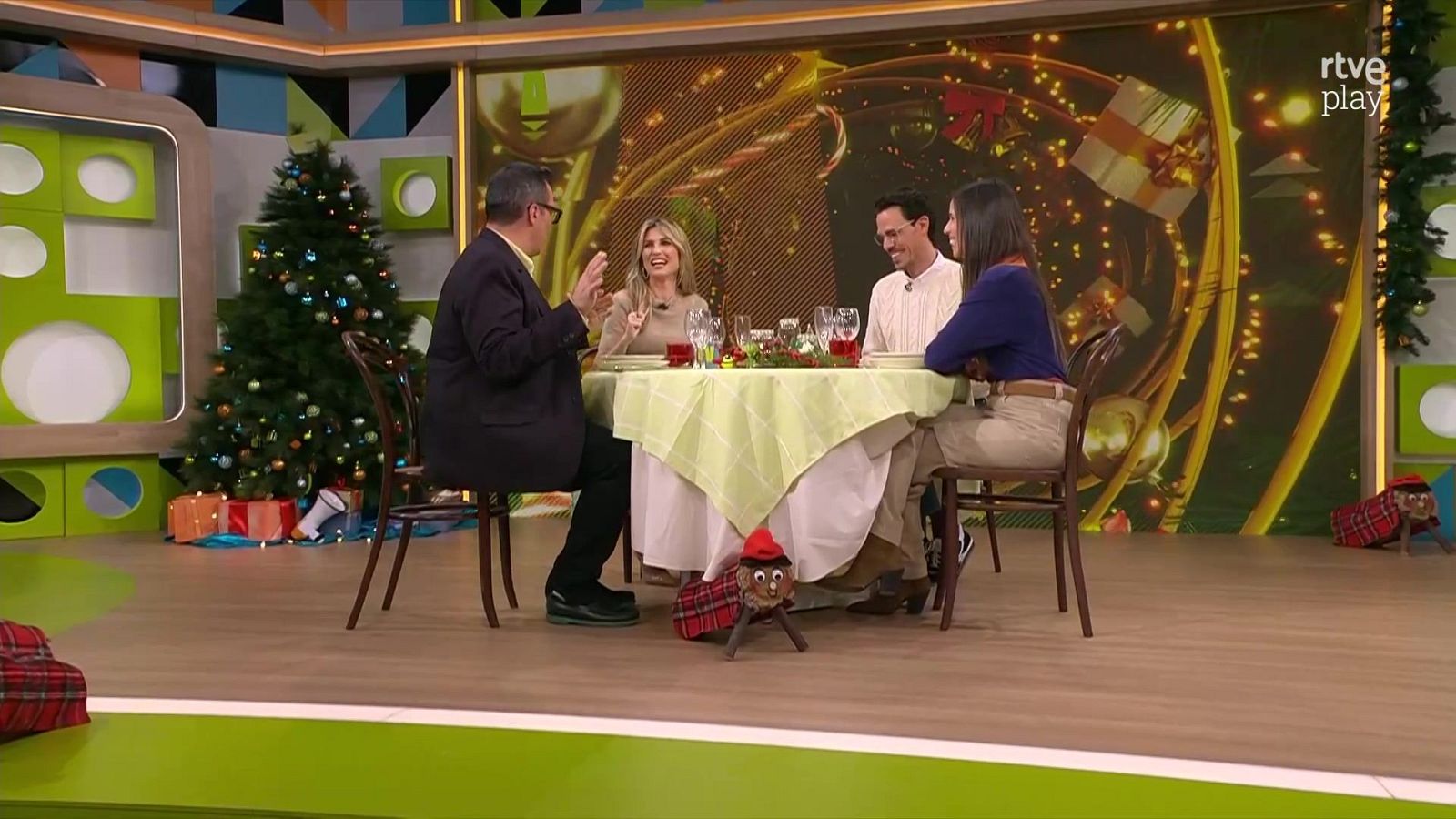 Atracció cap a criminals i decoració de Nadal | L'altaveu - L'altaveu | Veure