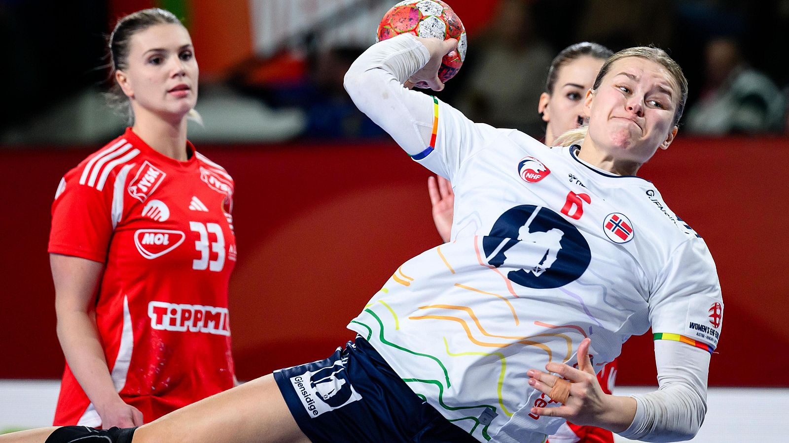 Balonmano - Campeonato de Europa Femenino. 1ª Semifinal: Hungría - Noruega - ver ahora