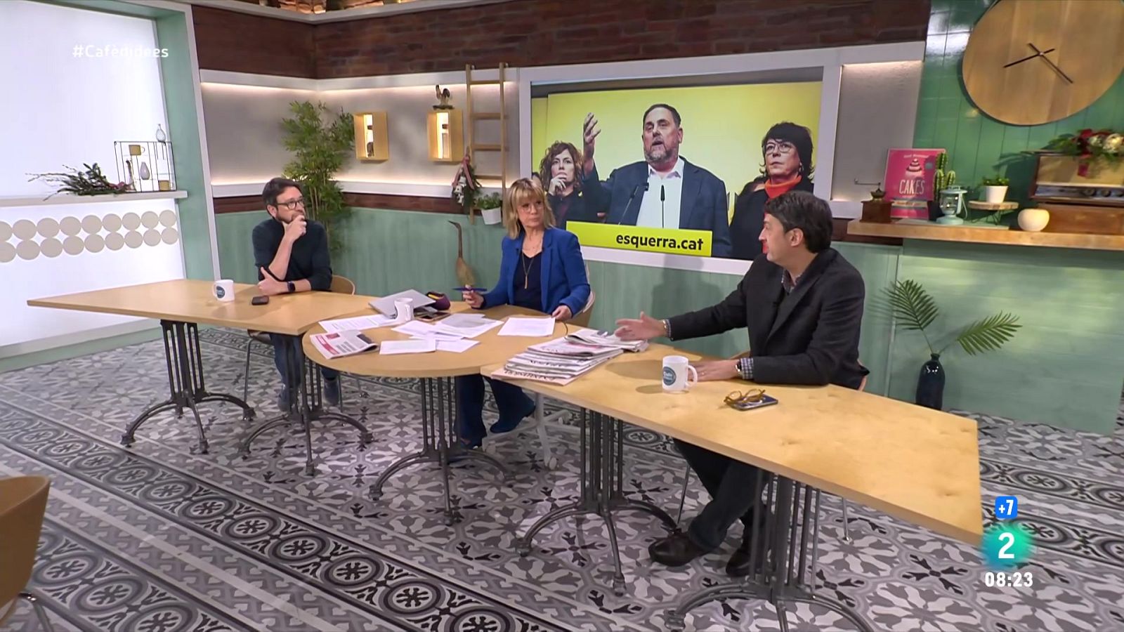 Gemma Nierga entrevista la diputada d'ERC al Congrés. Parlem amb l'economista Josep Soler. I fem tertúlia esportiva amb Carme Barceló i Pitu Abril