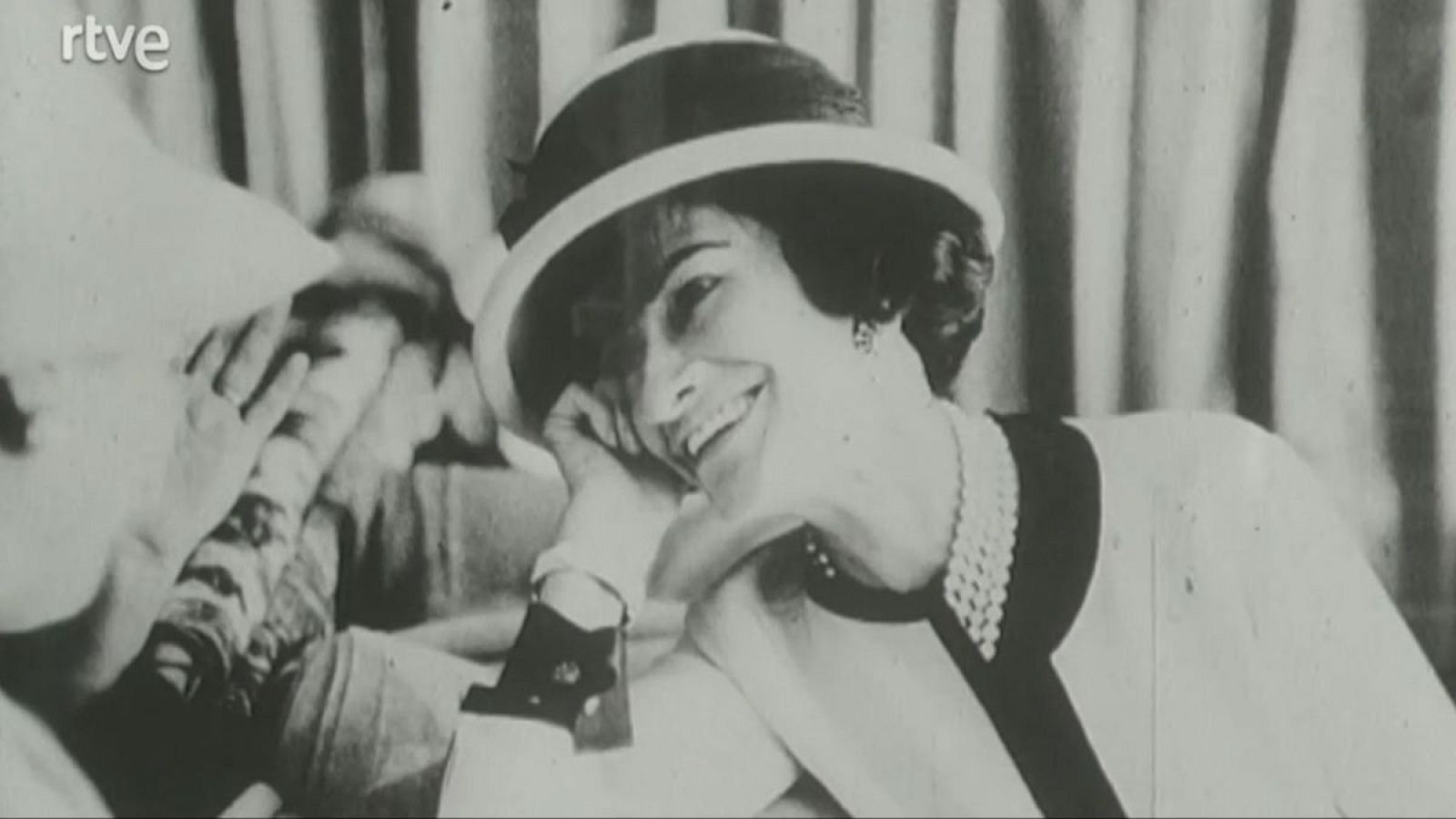 Informe Semanal - Coco Chanel, un estilo - Fue noticia en el Archivo de RTVE | Ver