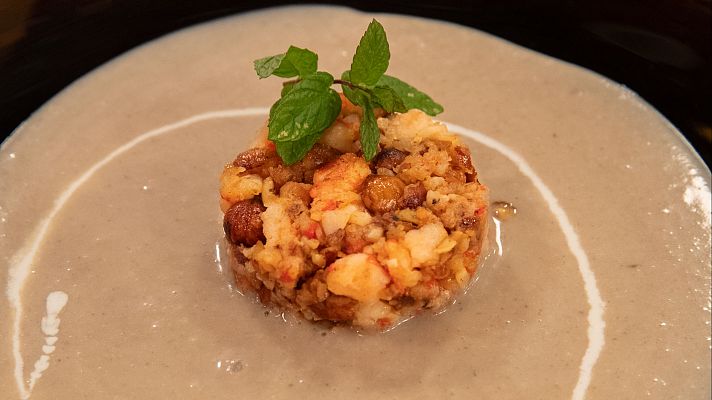 Saber vivir - Crema de setas con tartar de langostinos
