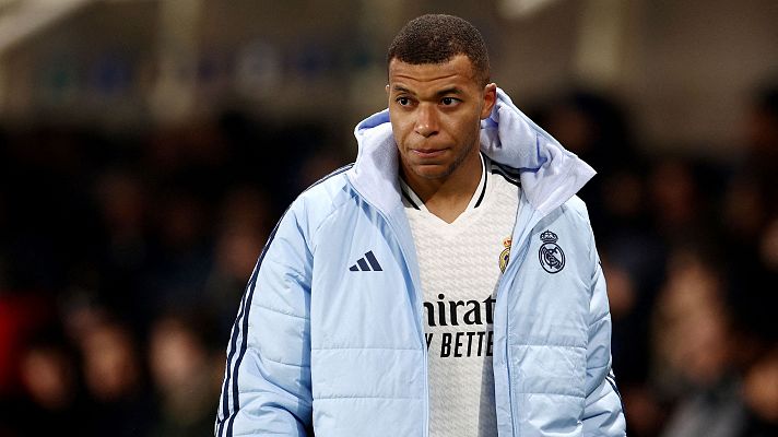 Fútbol - El Real Madrid viaja a Catar con Mbappé en la convocatoria