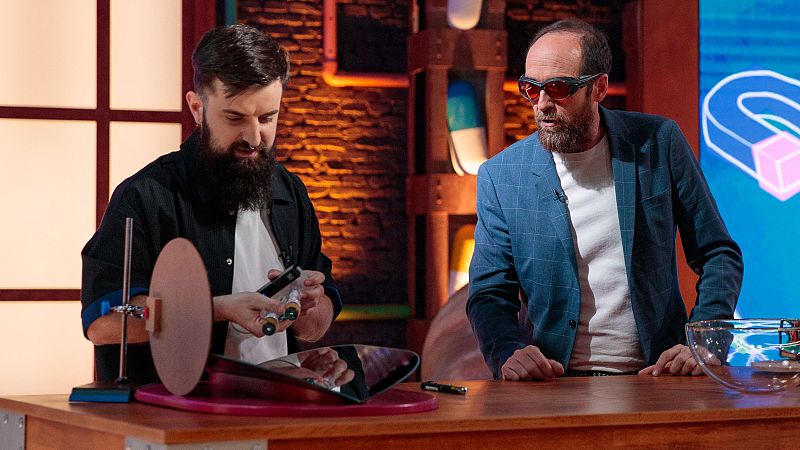 Las ecograf�as. F�sica con Adri�n Garc�a - �rbita Laika | Ver