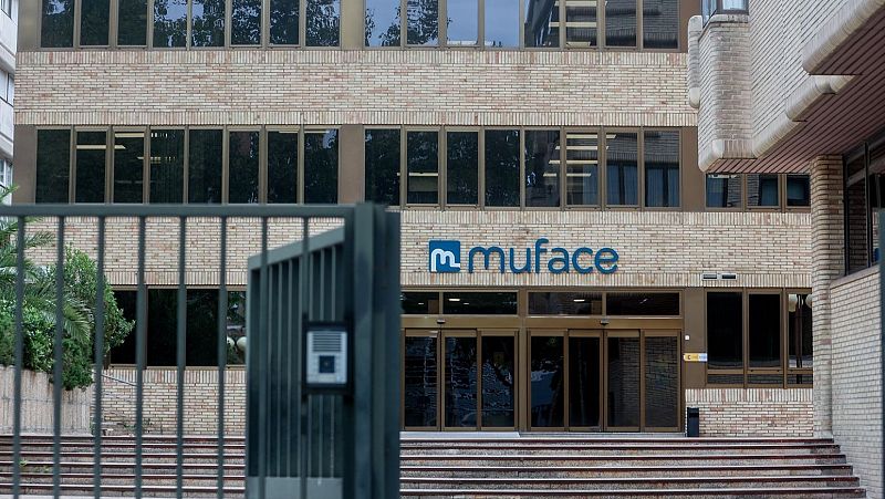 El Gobierno aprueba una nueva licitación para Muface - Telediario 1 | Ver