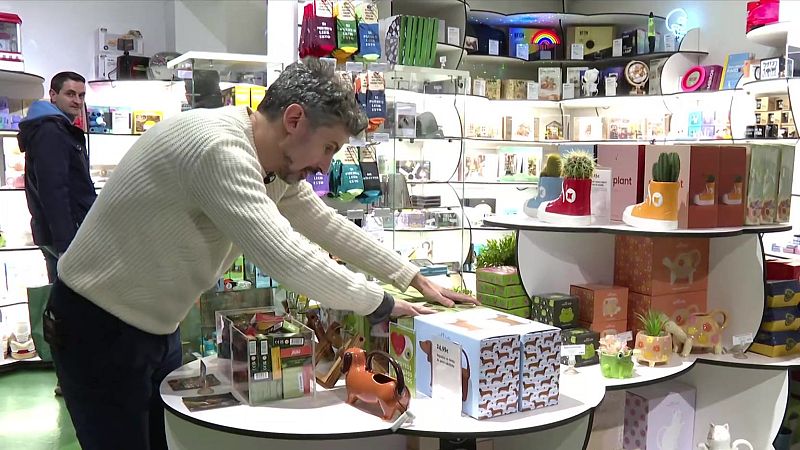 'El amigo invisible', una tradición que vuelve a los grupos de amigos por Navidad