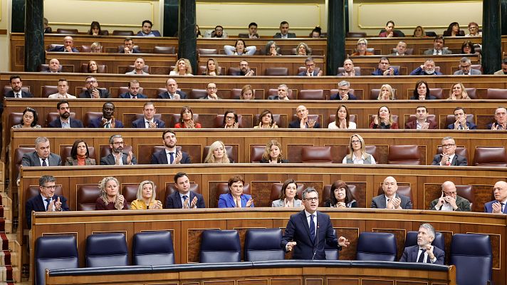 Telediario 2 - PP y Junts acercan posturas y tumban el impuesto a las energéticas en un nuevo revés al Gobierno