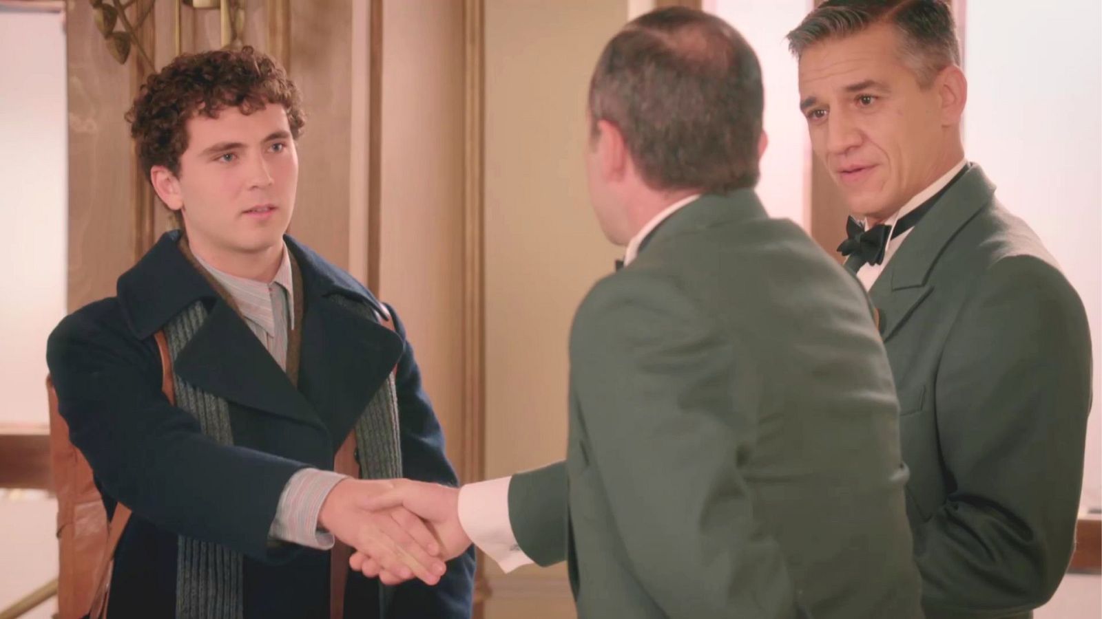 Quico, el sobrino de Cañete, llega a La Moderna - Salón de té La Moderna | Ver