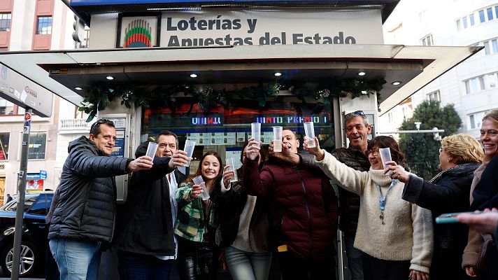 Telediario Fin de Semana - Los ocho quintos premios de la Lotería de Navidad: 37.876, 72.853, 74.778, 45.456, 45.225, 97.345, 75.143 y 60.622