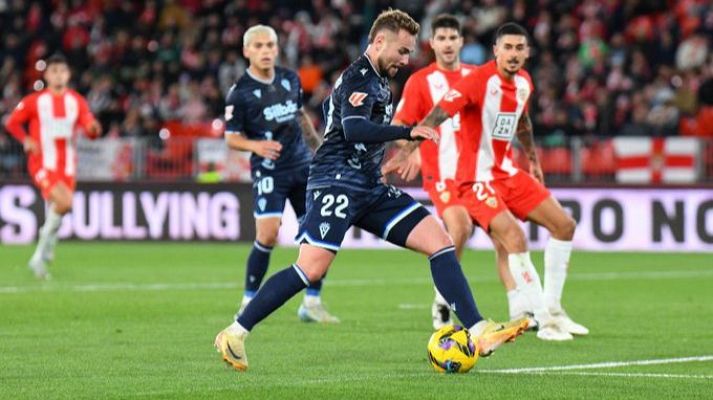 Resúmenes de LaLiga - Almería - Cádiz: resumen de la 21ª jornada | Segunda