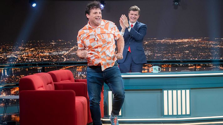 Late Xou con Marc Giró - Ángel Carmona nos presenta 'Cachitos love the 90s'