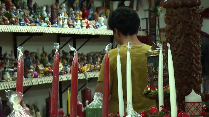 Telediario 1 - Navidad en México, donde la tradición se funde con la temporada alta para el bazar de las velas