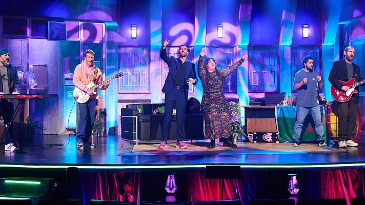 Especiales de Navidad - David Broncano y el equipo de 'La Revuelta' interpretan "El fin del mundo" en 'Telepasión'