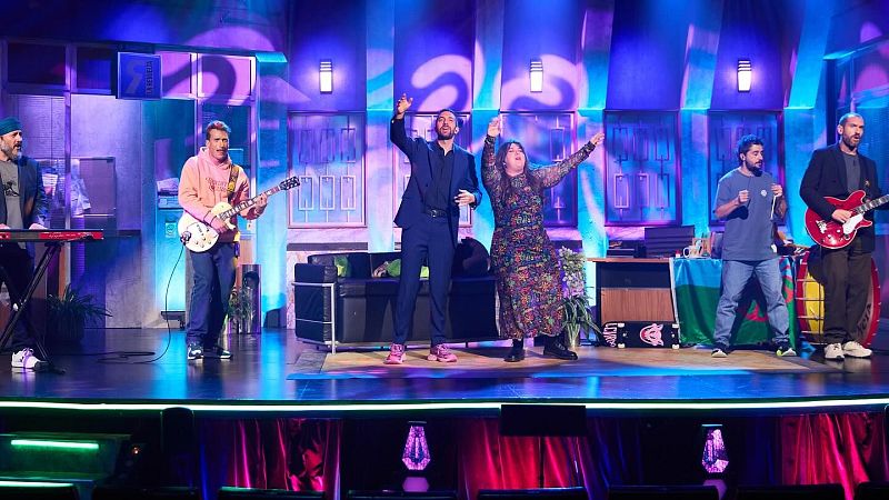 Broncano y Lalachus interpetan "El fin del mundo" en Telepasión | Ver