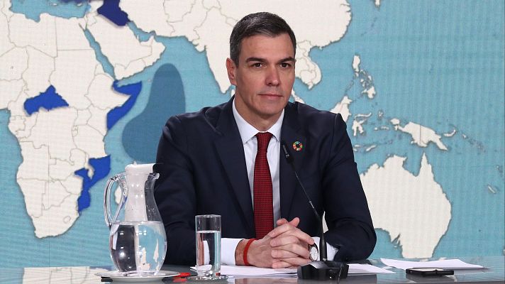 Sánchez felicita la Navidad a las tropas | Ver