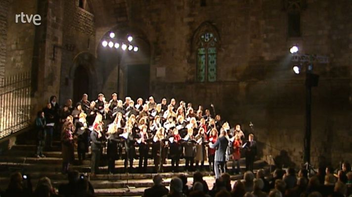 Arxiu TVE Catalunya - Concert de nadales de l'Orfeó Català a la plaça del Rei