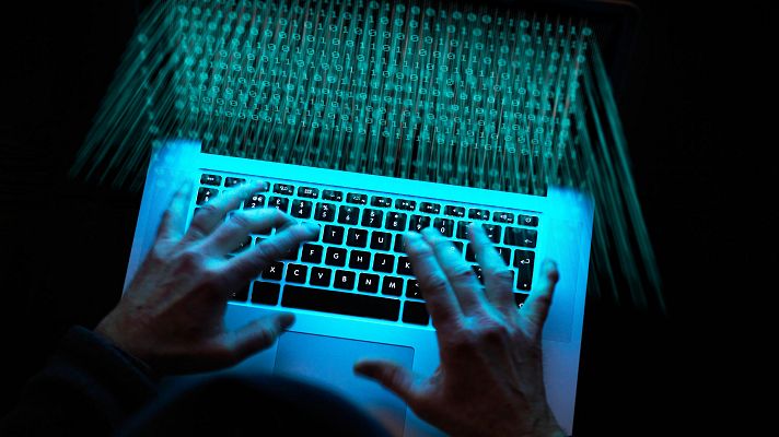 Telediario 1 - Ciberataques: delitos al alza en España y cada vez más sofisticados por la Inteligencia Artificial