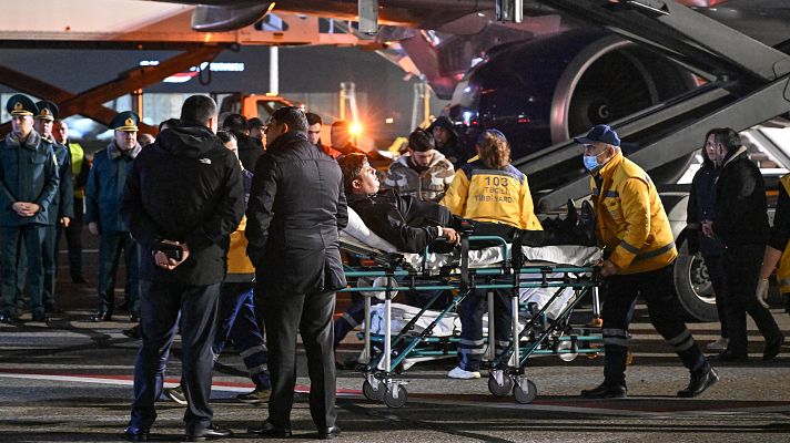 Telediario 1 - Hallan las cajas negras del avión estrellado en Kazajistán