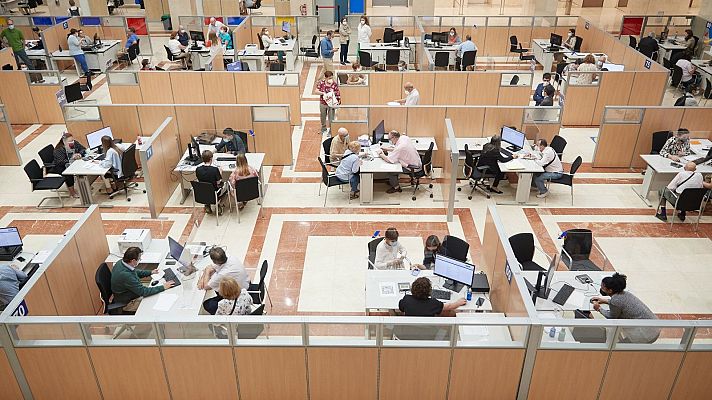 Telediario 1 - Consejos para ahorrar en la declaración de la renta antes de que termine el año