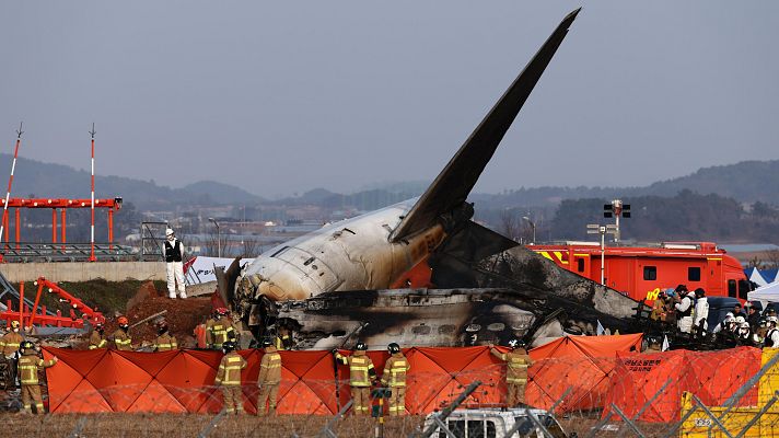 Telediario Fin de Semana - Mueren 179 personas al estrellarse un avión en el aeropuerto de Muan, Corea del Sur