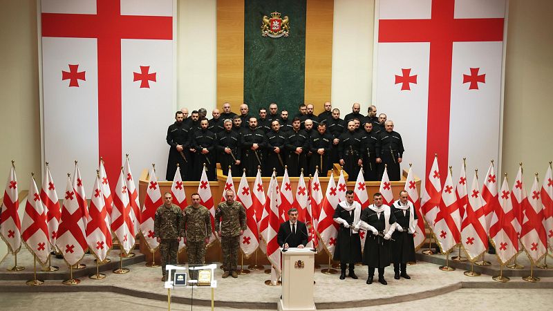 Toma posesión nuevo presidente Georgia, Mijaíl Kavelashvili - Telediario Fin de Semana | Ver