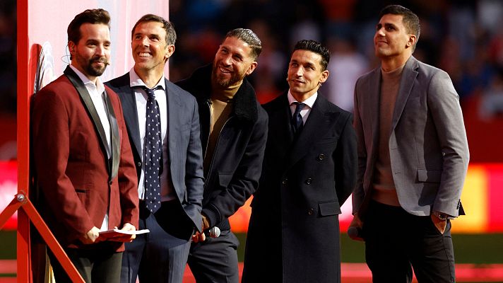 Telediario 2 - Jesús Navas se despide de un Pizjuán lleno junto a otras leyendas del sevillismo y rivales