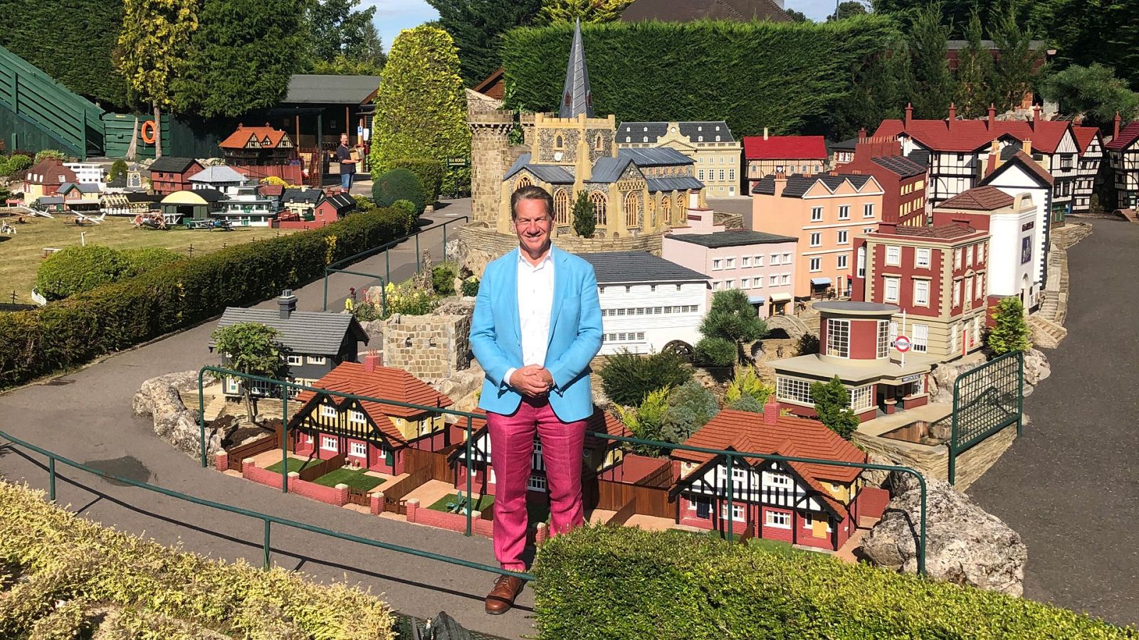 Grandes viajes ferroviarios por Gran Bretaña - T12 - Episodio 3: De West Ruislip a Windsor - Ver ahora