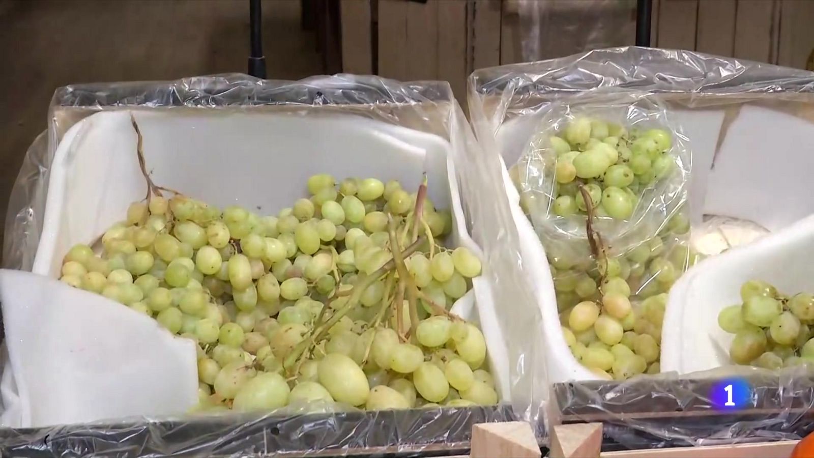 Darreres compres per tenir la taula a punt per Cap d’Any - L'Informatiu | Veure